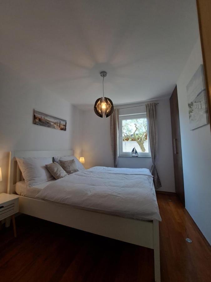 Apartments Villa Sotlar With Pool Умаг Екстер'єр фото